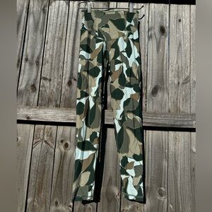 Green & Teal Offline by aerie Leggings Medium